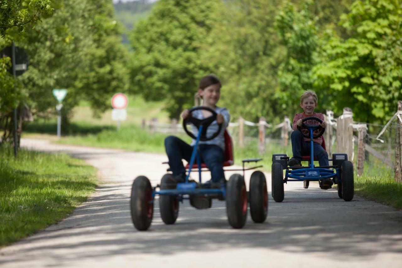 Ferienwohnungen Beim Kerabauer Schnelldorf Exterior foto